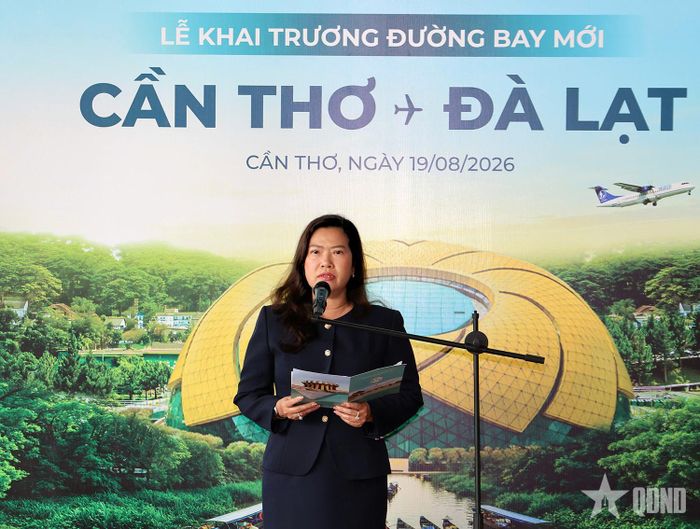 Đồng chí Nguyễn Thị Ngọc Điệp, Phó chủ tịch UBND TP Cần Thơ phát biểu tại lễ khai trương đường bay Cần Thơ - Đà Lạt.