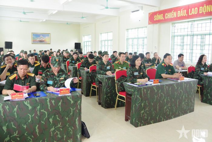  Các đại biểu dự khai mạc.