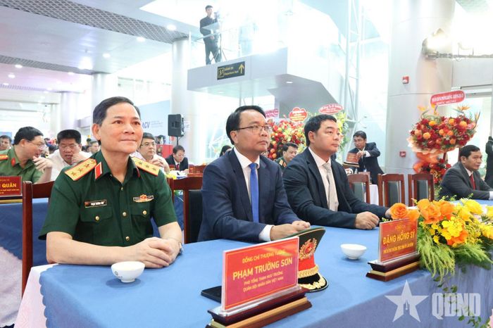 Thượng tướng Phạm Trường Sơn, Phó tổng Tham mưu trưởng dự buổi lễ.