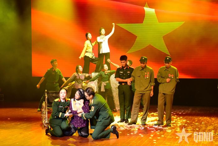  Phần thi Tuyên truyền viên trẻ của Chi đoàn cơ sở Bảo tàng Lịch sử Quân sự Việt Nam.  