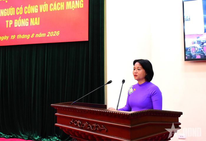 Đồng chí Đoàn Thị Thu Thủy phát biểu.
