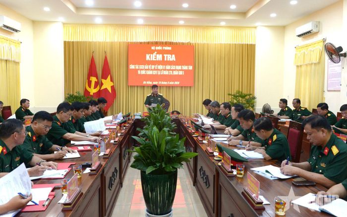  Trung tướng Nguyễn Bá Lực kết luận kiểm tra tại Lữ đoàn 270.  