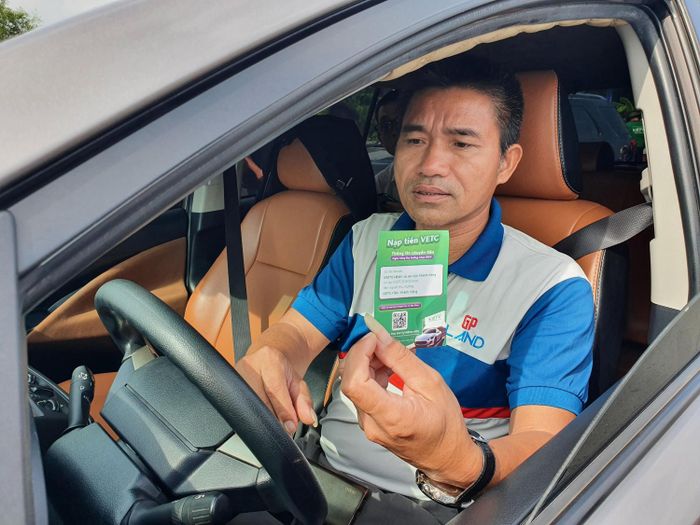 Người dùng cần biết nhiều hơn về các thông tin thu phí không dừng. Ảnh: Kiên Cường