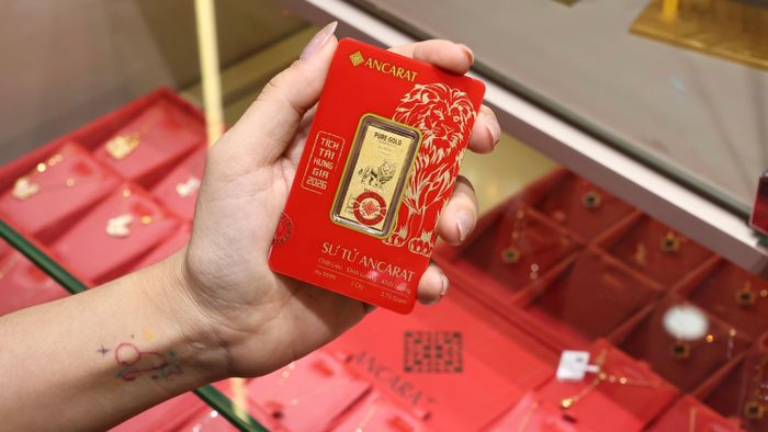 Giá vàng trong nước sáng nay giảm mạnh (Ành: NHUNG NGUYỄN)