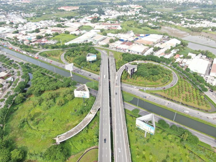  Nút giao dự án mở rộng trục Đông - Tây (đường Võ Văn Kiệt nối dài). Ảnh: HOÀNG HÙNG 