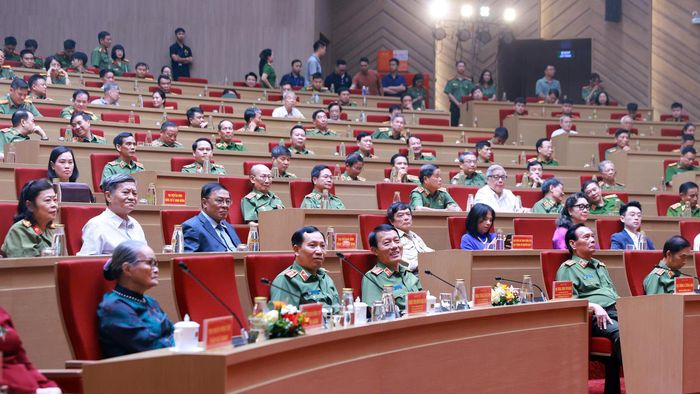 Bộ trưởng Lương Tam Quang và các đại biểu dự buổi lễ. Ảnh: MINH HẢI
