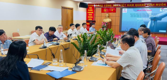 Buổi làm việc giữa Sở Công thương TPHCM với các đơn vị liên quan. Ảnh: ĐÌNH DƯ
