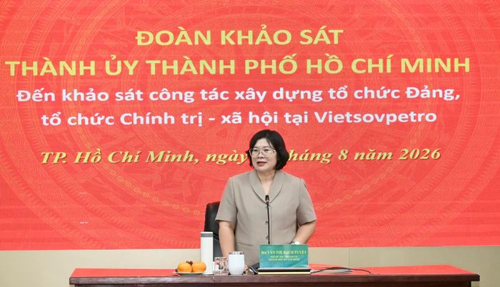 Đồng chí Văn Thị Bạch Tuyết phát biểu chỉ đạo tại buổi làm việc. Ảnh: VIỆT DŨNG