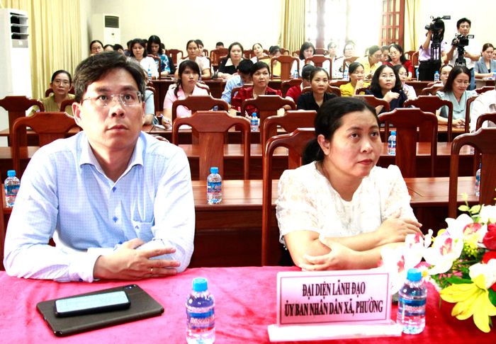Lãnh đạo các xã, phường tham dự hội nghị. Ảnh: XUÂN TRUNG