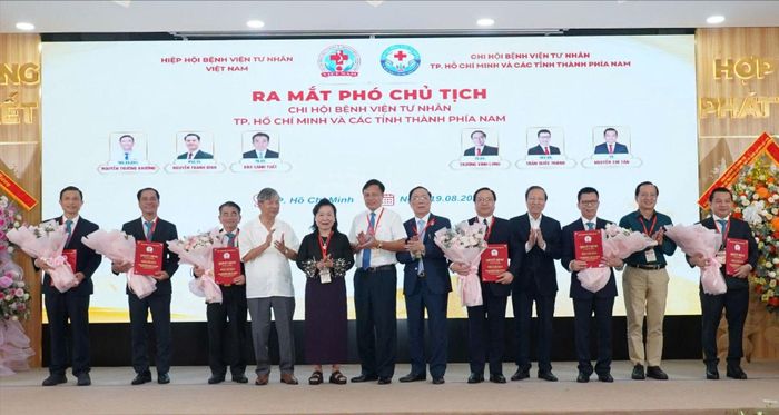  Các Phó Chủ tịch Chi hội Bệnh viện tư nhân TPHCM và các tỉnh, thành phía Nam 