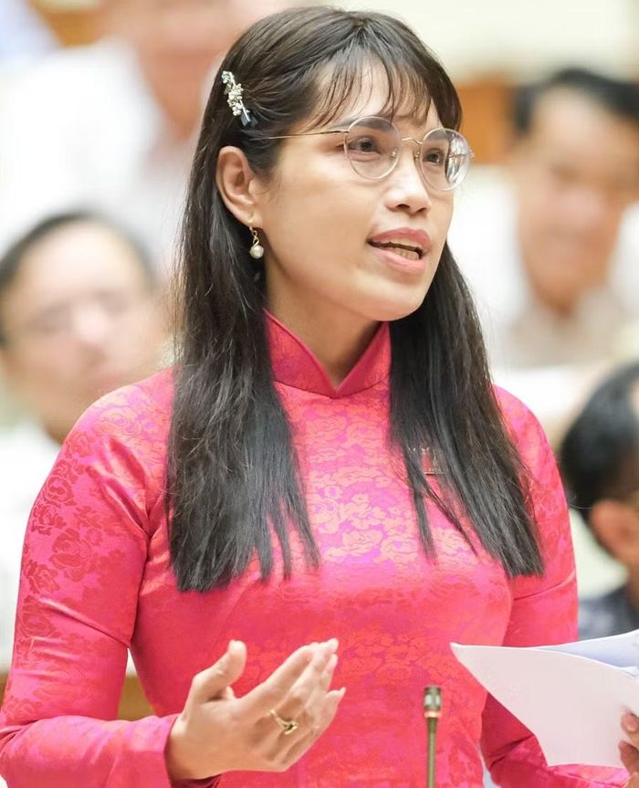 Bà Châu Quỳnh Dao.