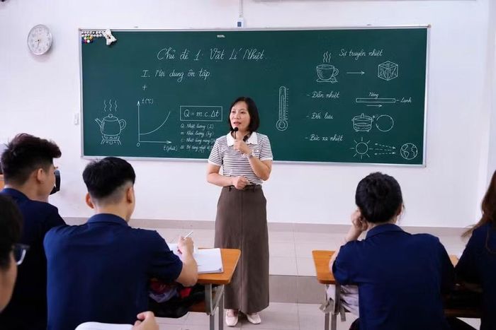 Giờ học tại Trường Tiểu học - THCS - THPT Hồng Đức (Hưng Yên).