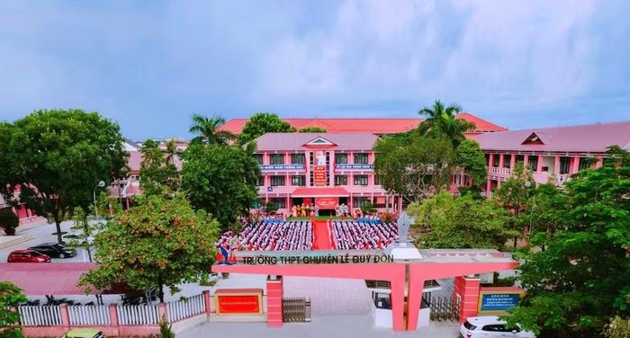 Trường THPT chuyên Lê Quý Đôn và Trường THPT chuyên Võ Nguyên Giáp, cùng các trường chuyên biệt được giữ nguyên.