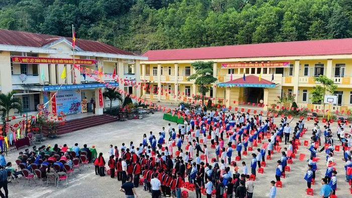 Sắp xếp mạng lưới giáo dục theo hướng tinh gọn, đảm bảo quyền lợi của học sinh.