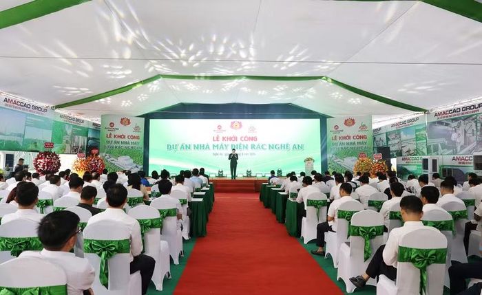 Quang cảnh lễ khởi công Nhà máy điện rác Nghệ An. (Ảnh: Kim Oanh)