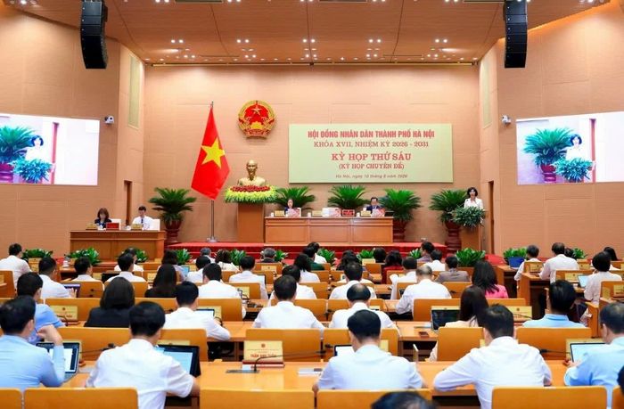 Sáng 10/8, tại kỳ họp thứ sáu (kỳ họp chuyên đề), HĐND TP. Hà Nội đã thông qua Nghị quyết về việc thành lập, tổ chức lại một số cơ quan chuyên môn thuộc UBND TP. Hà Nội. (Ảnh: Thành Thái)