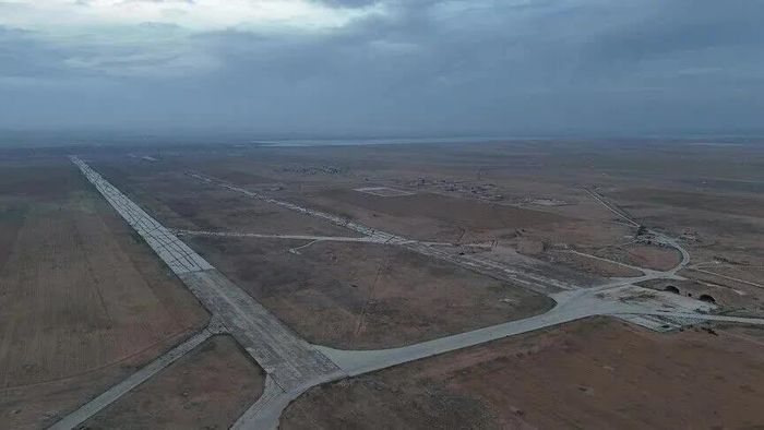 Máy bay Israel đã thực hiện 8 đợt không kích, chủ yếu nhằm vào đường băng của căn cứ Abu al-Duhur, thuộc tỉnh Idlib, Tây Bắc Syria. (Nguồn: Anadolu)