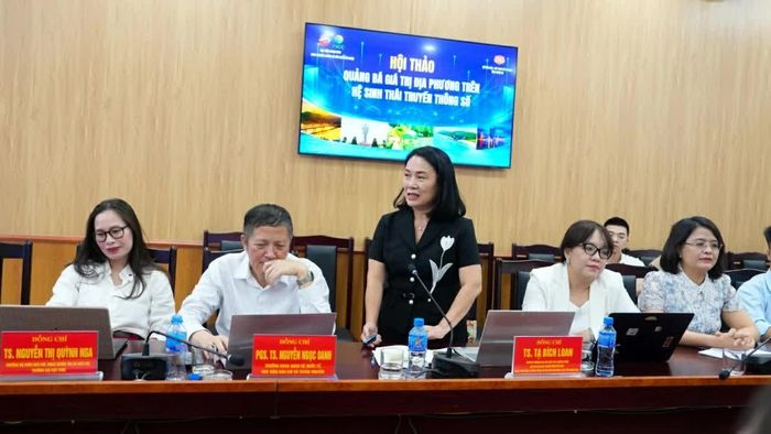 TS. Tạ Bích Loan, nguyên Trưởng ban Sản xuất các chương trình Giải trí, Đài Truyền hình Việt Nam, phát biểu tại hội thảo. (Nguồn: Ban Tổ chức)