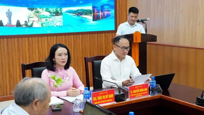 Giám đốc Trần Thị Mỹ Hạnh và TS. Nguyễn Đồng Anh đồng chủ trì hội thảo. (Nguồn: Ban Tổ chức)
