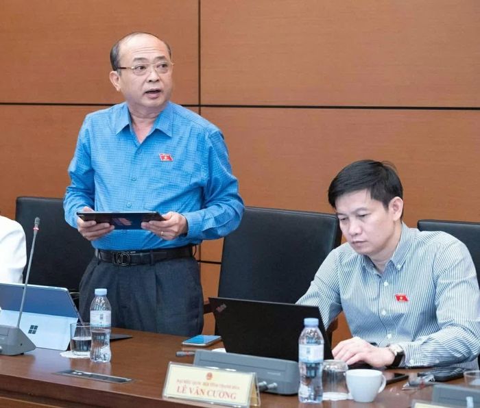 Đại biểu Vũ Tiến Dũng, Đoàn ĐBQH tỉnh Thanh Hóa, phát biểu. (Nguồn: Quốc hội)