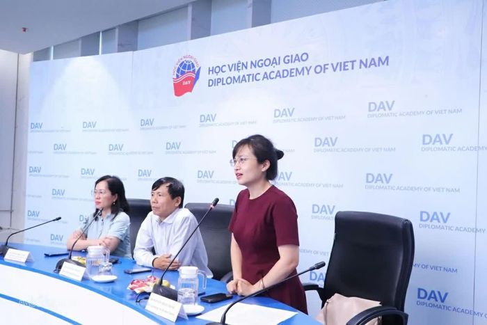 Bà Nguyễn Thị Lê Trang, Phó Vụ trưởng Vụ Tổ chức Cán bộ, phát biểu. (Ảnh: Minh Nhuận)