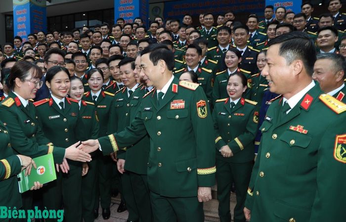 Đại tướng Phan Văn Giang cùng các đại biểu dự chương trình. Ảnh: Ngọc Lâm