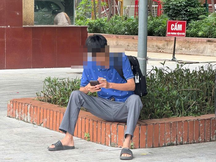 TS.BS Nguyễn Văn Huy khẳng định, không có mức độ hút thuốc lá nào được xem là an toàn cho sức khỏe. Bỏ thuốc lá không chỉ giúp giảm nguy cơ mắc các bệnh lý về phổi, tim mạch mà còn góp phần bảo vệ võng mạc, thần kinh thị giác và thị lực. Ảnh minh họa: Thanh Hà