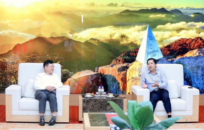  Bí thư Tỉnh ủy Lào Cai﻿ Dương Quốc Huy tiếp xã giao lãnh đạo Đại học Thái Nguyên. Ảnh: Phan Tuấn. 