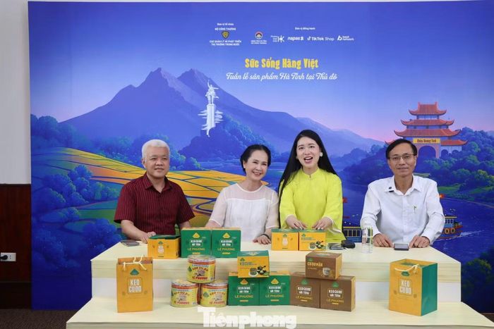 Các sản phẩm của Hà Tĩnh được trưng bày tại các hội chợ, tuần lễ sản phẩm.