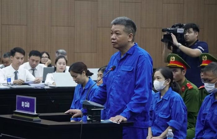 Bị cáo Tống Hải Nam trả lời xét hỏi.