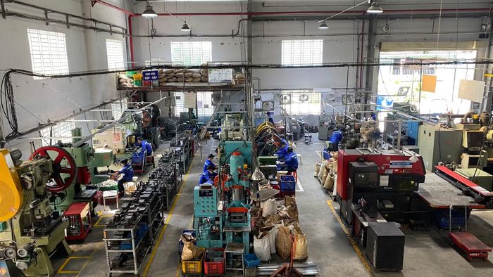 Doanh nghiệp sản xuất cho biết, nếu quản trị tốt, biên lợi nhuận không quá 10%, trong khi lãi suất vay hiện lên tới 14-15%/năm. Ảnh: VCL.