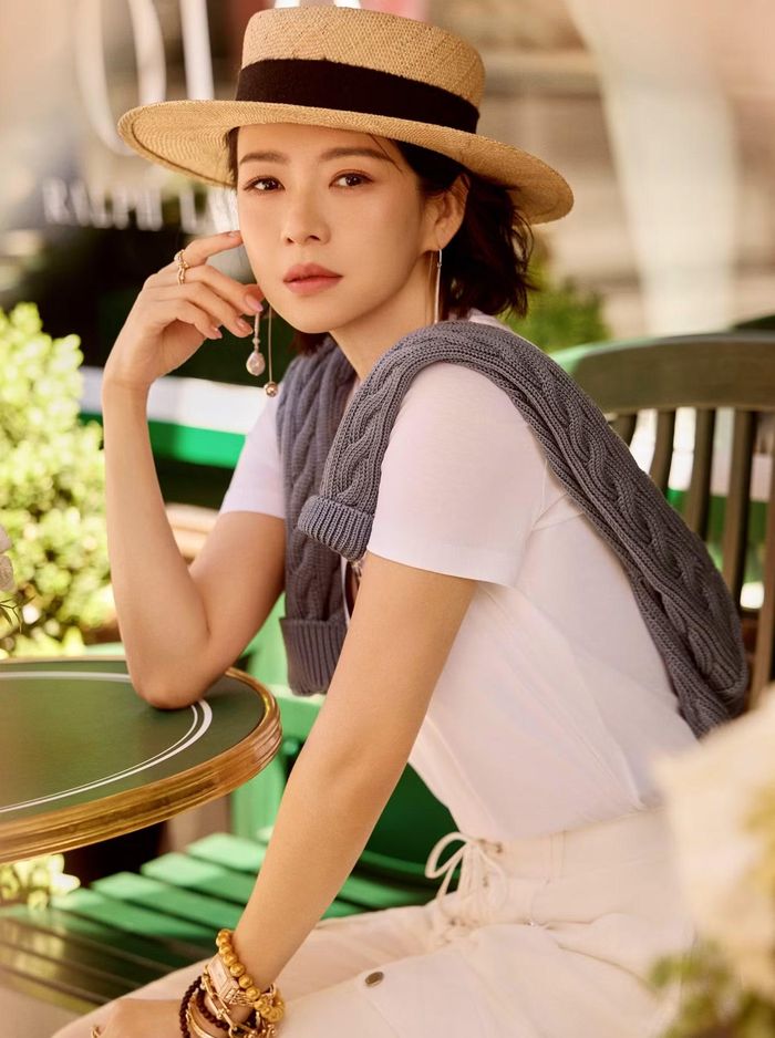 Chương Tử Di giàu nhanh nhờ biết cách kinh doanh, đầu tư dựa trên danh tiếng của mình.