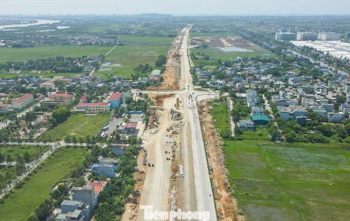 Dự án đại lộ Nam sông Mã giai đoạn 2 (từ phường Quảng Hưng cũ đến hết địa phận phường Quảng Tâm, thành phố Thanh Hóa cũ), nay là phường Quảng Phú, tỉnh Thanh Hóa được khởi công xây dựng vào tháng 4/2025.