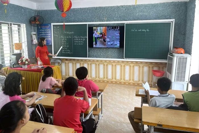 Tiết học tại Trung tâm Giáo dục - Dạy nghề người khuyết tật tỉnh Nghệ An.