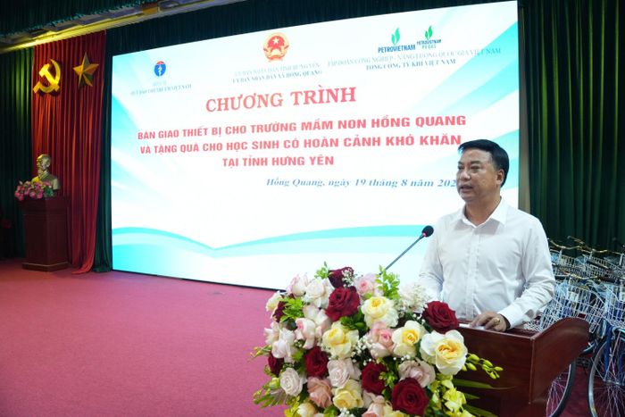Đồng chí Đinh Tiến Hải - Giám đốc Quỹ Bảo trợ trẻ em Việt Nam: PETROVIETNAM là một trong những nhà tài trợ thường xuyên, truyền thống của Quỹ. Trong năm 2026, PETROVIETNAM và PV GAS tiếp tục dành nguồn lực hỗ trợ trẻ em thông qua Quỹ với tổng kinh phí 3 tỷ đồng, trong đó triển khai nhiều nội dung thiết thực như hỗ trợ trang thiết bị giáo dục và tặng xe đạp cho trẻ em có hoàn cảnh khó khăn.