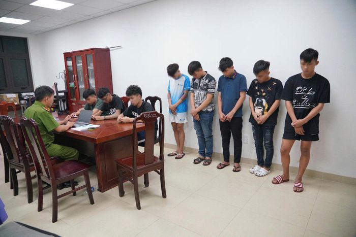 Cơ quan chức năng làm việc với các đối tượng.