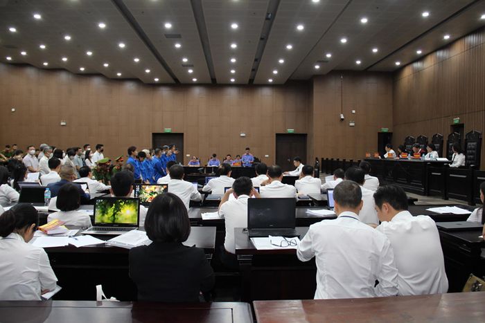Toàn cảnh phiên tòa.