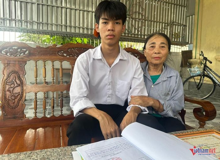 Bà ngoại tảo tần, là chỗ dựa của Mạnh trên hành trình học tập.