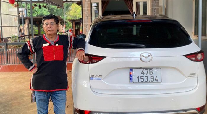 Ama Thông, buôn Ko Tam, phường Tân Lập, tỉnh Đắk Lắk trở thành tỷ phú nhờ trồng sầu riêng.