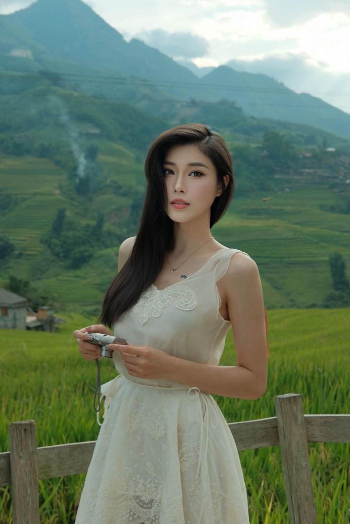 MC Thu Huyền VTV tận hưởng mùa lúa ở Sa Pa, Lào Cai.