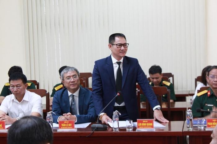  Đồng chí Lưu Đình Quánh, Giám đốc Trung tâm Trợ giúp pháp lý Nhà nước tỉnh Gia Lai phát biểu thảo luận tại Hội nghị.