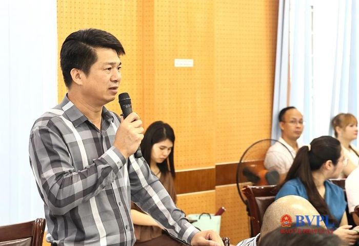 Đại diện doanh nghiệp đưa ra ý kiến thảo luận.