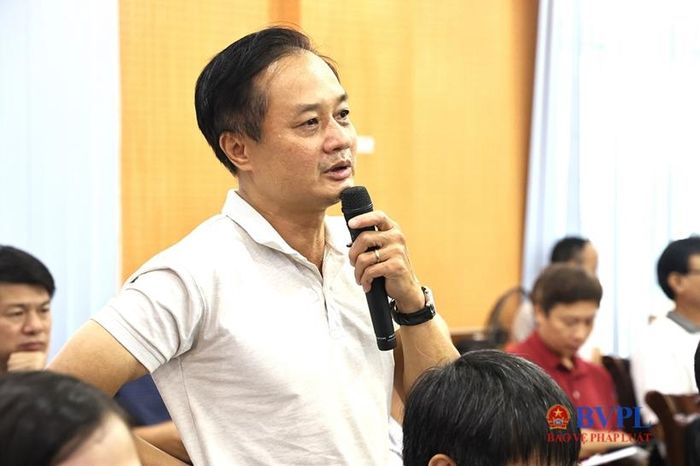 Đại diện doanh nghiệp đưa ra ý kiến thảo luận.