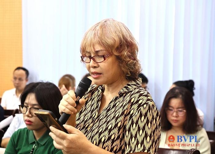 Đại diện doanh nghiệp đưa ra ý kiến thảo luận.