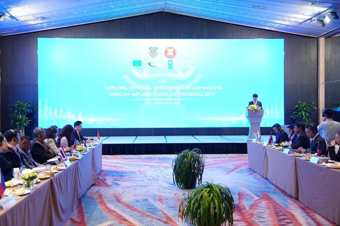  Quang cảnh bế mạc diễn đàn.