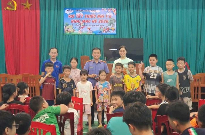  Các hoạt động sinh hoạt hè tại Khối 8 và Khối 18, phường Đông Kinh.
