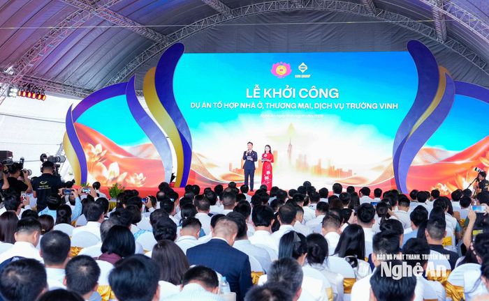 Toàn cảnh Lễ khởi công Dự án tổ hợp nhà ở, thương mại dịch vụ Trường Vinh. Ảnh: Phạm Bằng