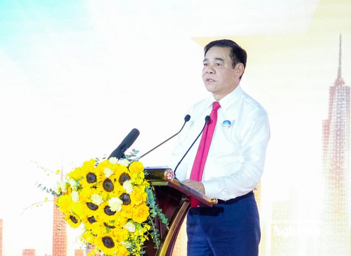 Đồng chí Võ Trọng Hải - Phó Bí thư Tỉnh ủy, Chủ tịch UBND tỉnh Nghệ An phát biểu tại lễ khởi công. Ảnh: Phạm Bằng