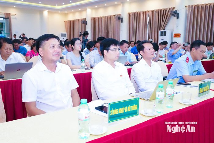 Cán bộ các cơ quan, đơn vị tham gia hội nghị. Ảnh: Mai Hoa