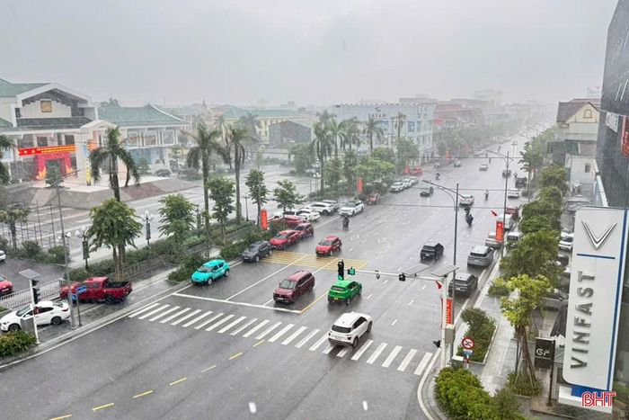 Khu vực trung tâm đô thị Hà Tĩnh đã có mưa vừa.